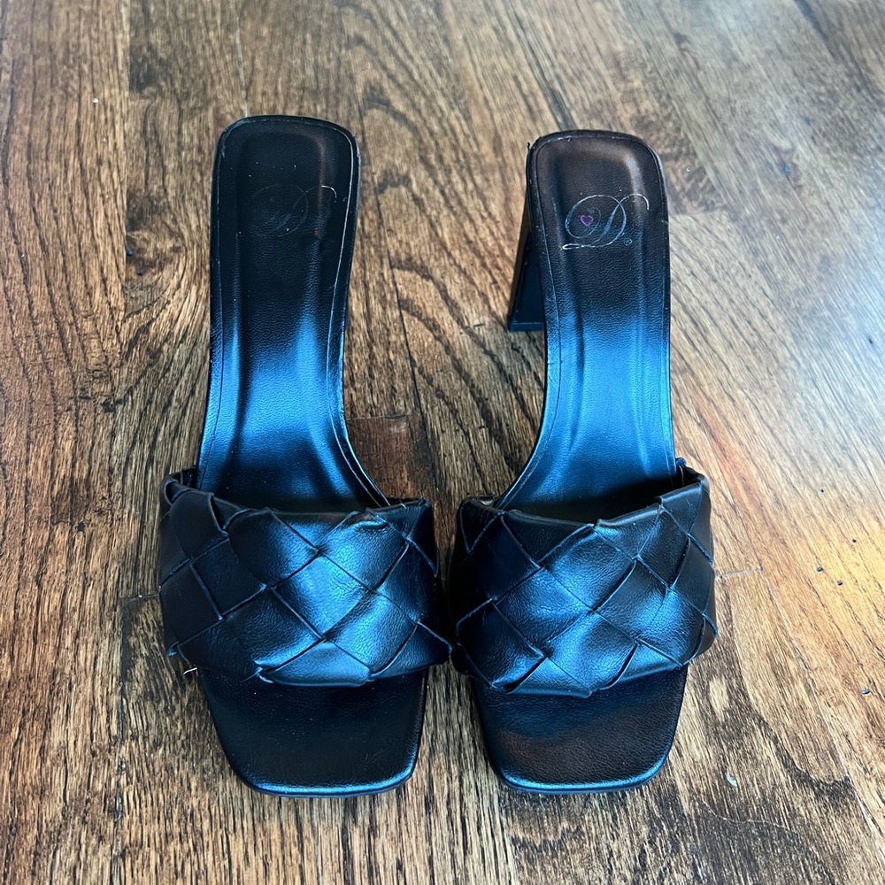 TJ Maxx Black Heels, Size 6